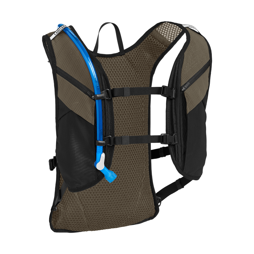Chase Adventure 8 Vest 70oz, Black/Earth