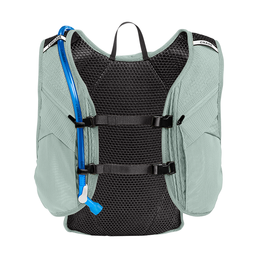 Chase Adventure 8 Vest 70oz, Silver Mist